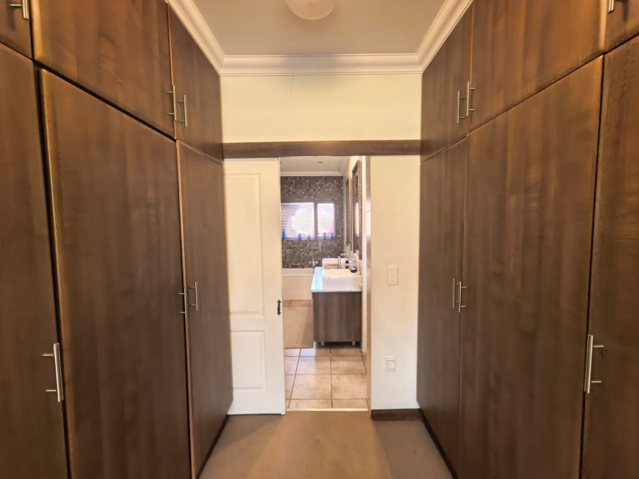 4 Bedroom Property for Sale in Parys Free State